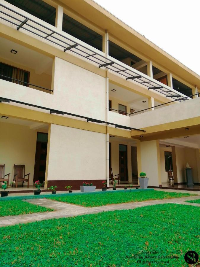 Sparkling Resort Катарагама Екстер'єр фото