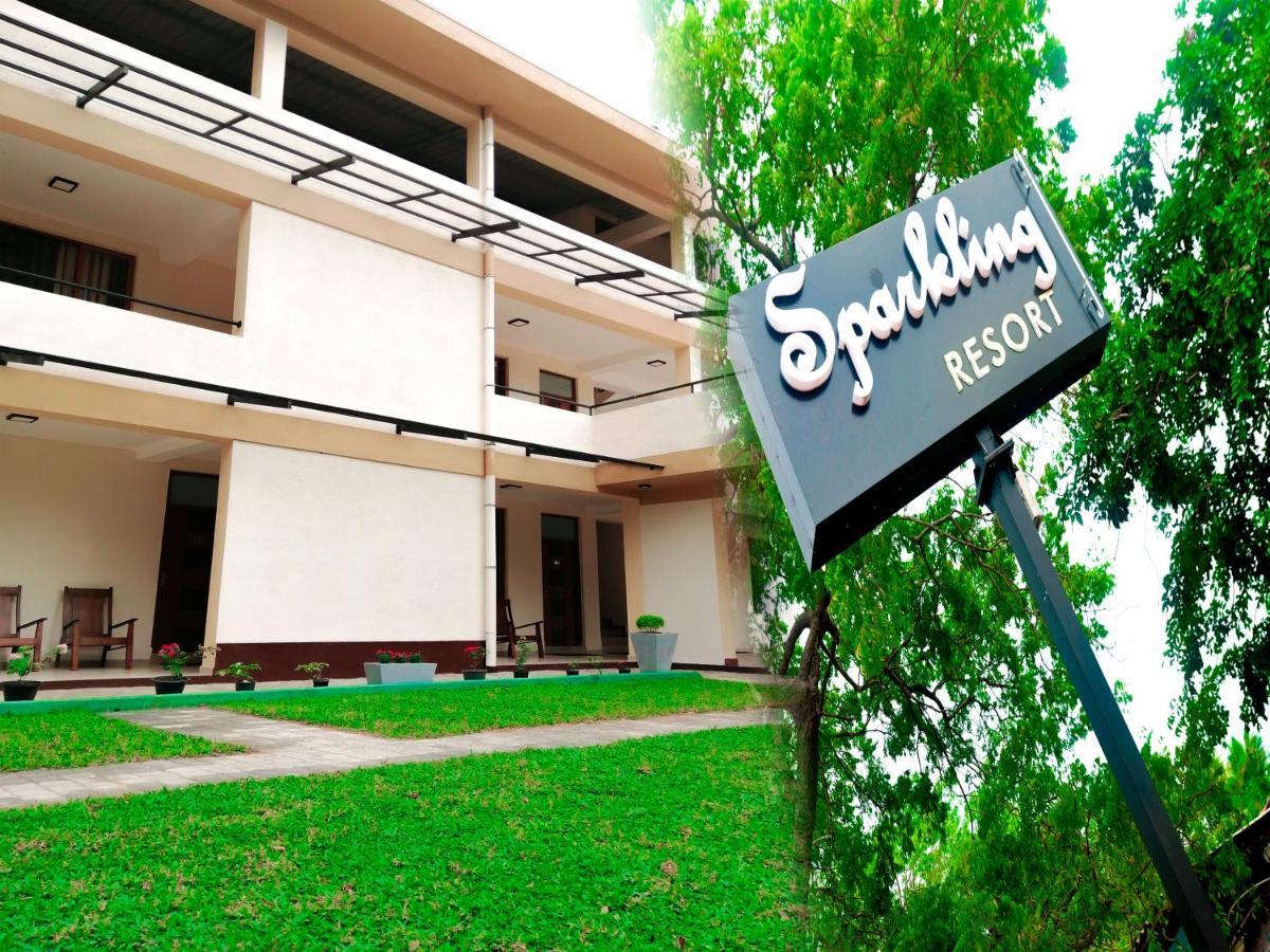 Sparkling Resort Катарагама Екстер'єр фото