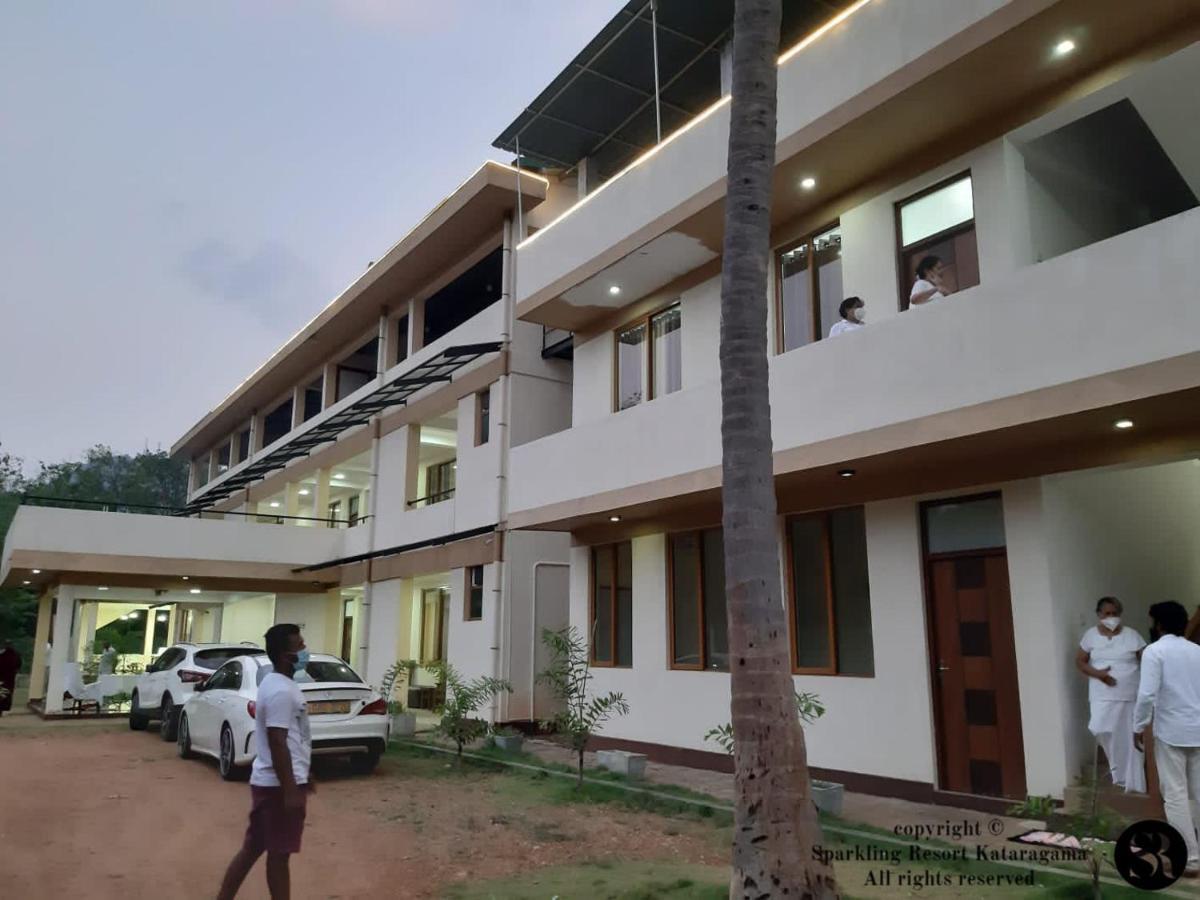 Sparkling Resort Катарагама Екстер'єр фото
