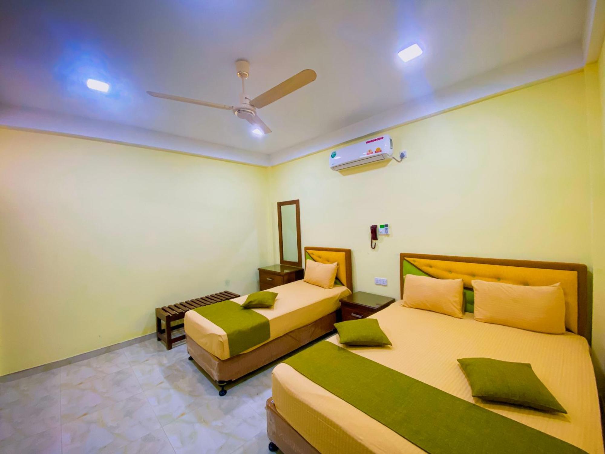 Sparkling Resort Катарагама Екстер'єр фото